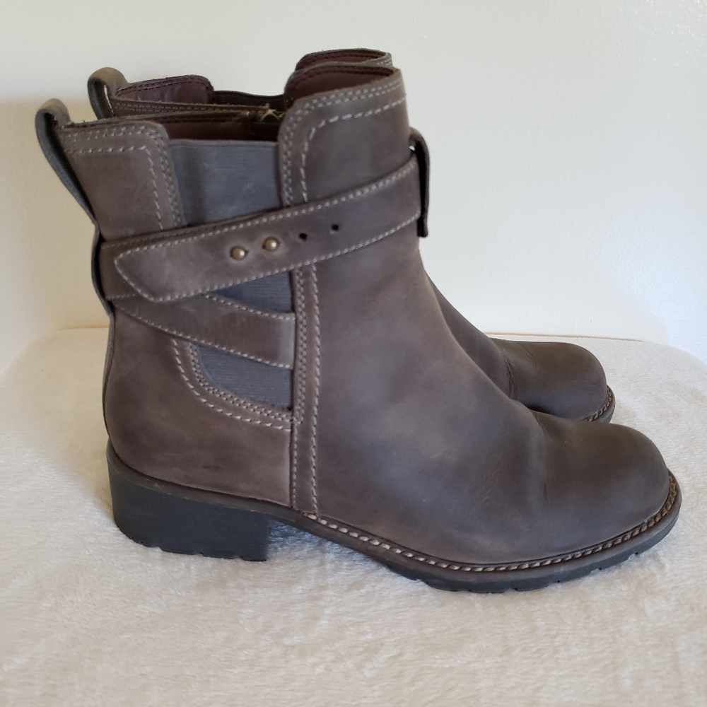 Clarks Leather Ankle Boots 9M - Picture 1 of 9